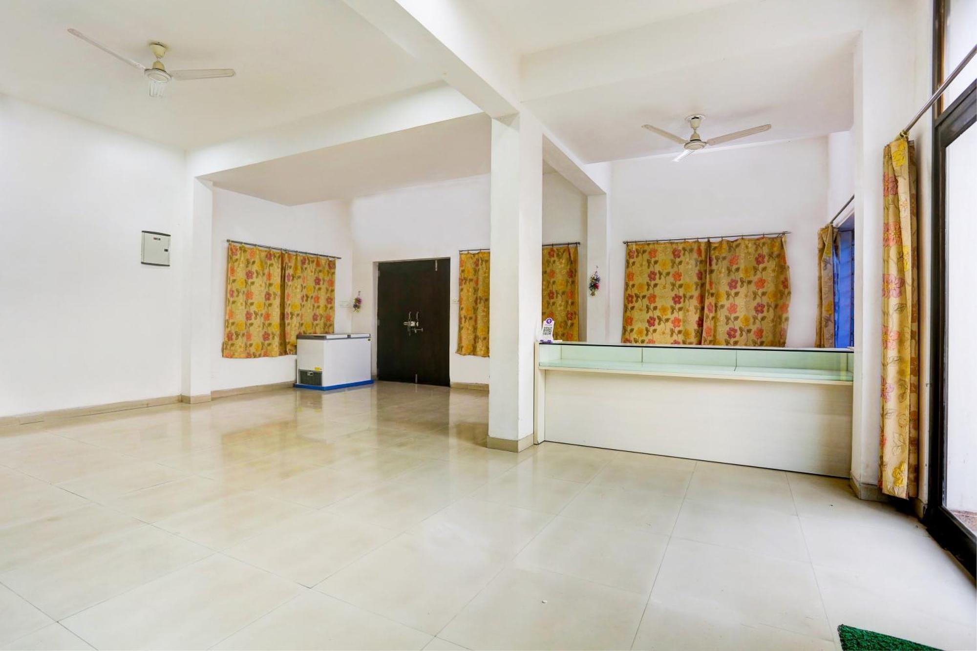 Super O Goverdhan Hotel